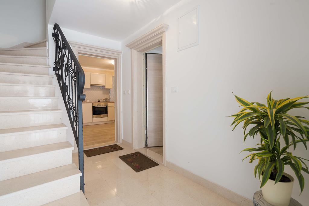 Phoenix Studio Apartment Split Extérieur photo